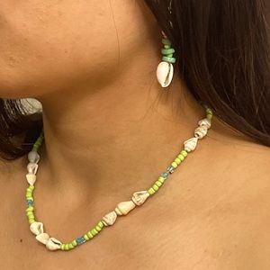 Beaded Shell necklace🐢🐚🐬 -green/ blue